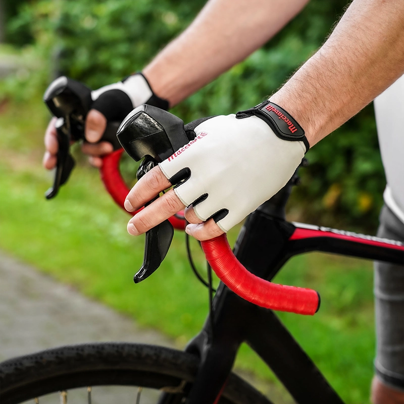 Handmodel-Handschuhe-Fahrrad-Lifestyle