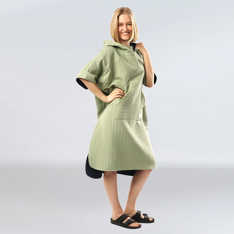 Model-Poncho-Hohlkehle-Fotostudio-2